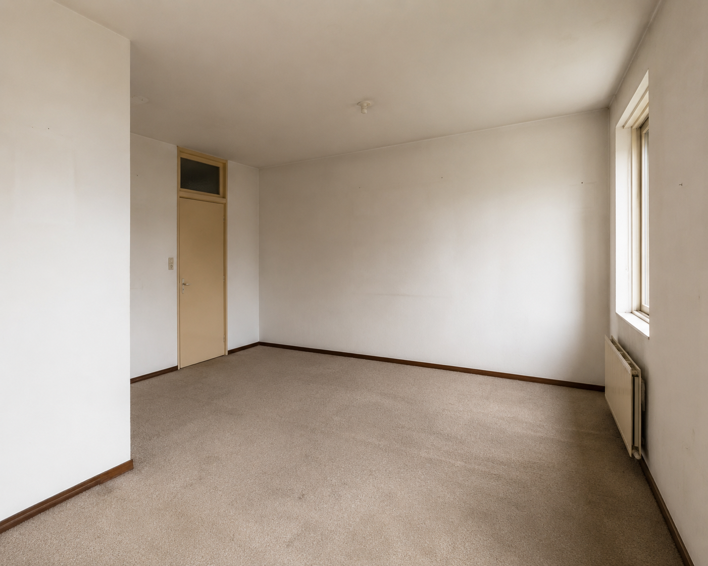 Kamer zonder duidelijke functie - originele woningfoto